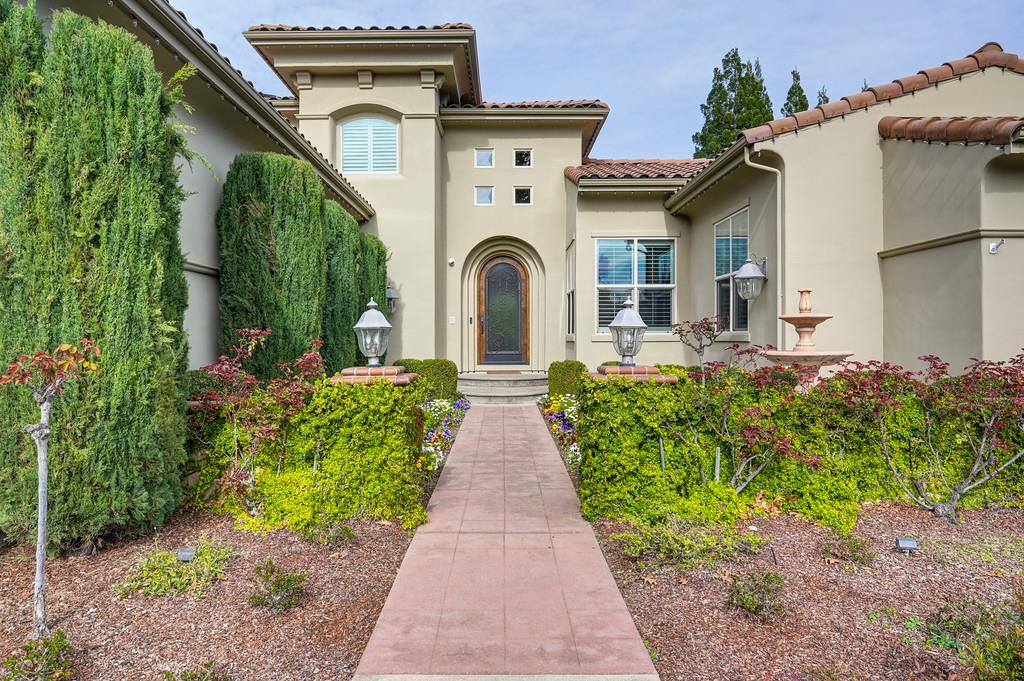 5876 Granite Hills Drive