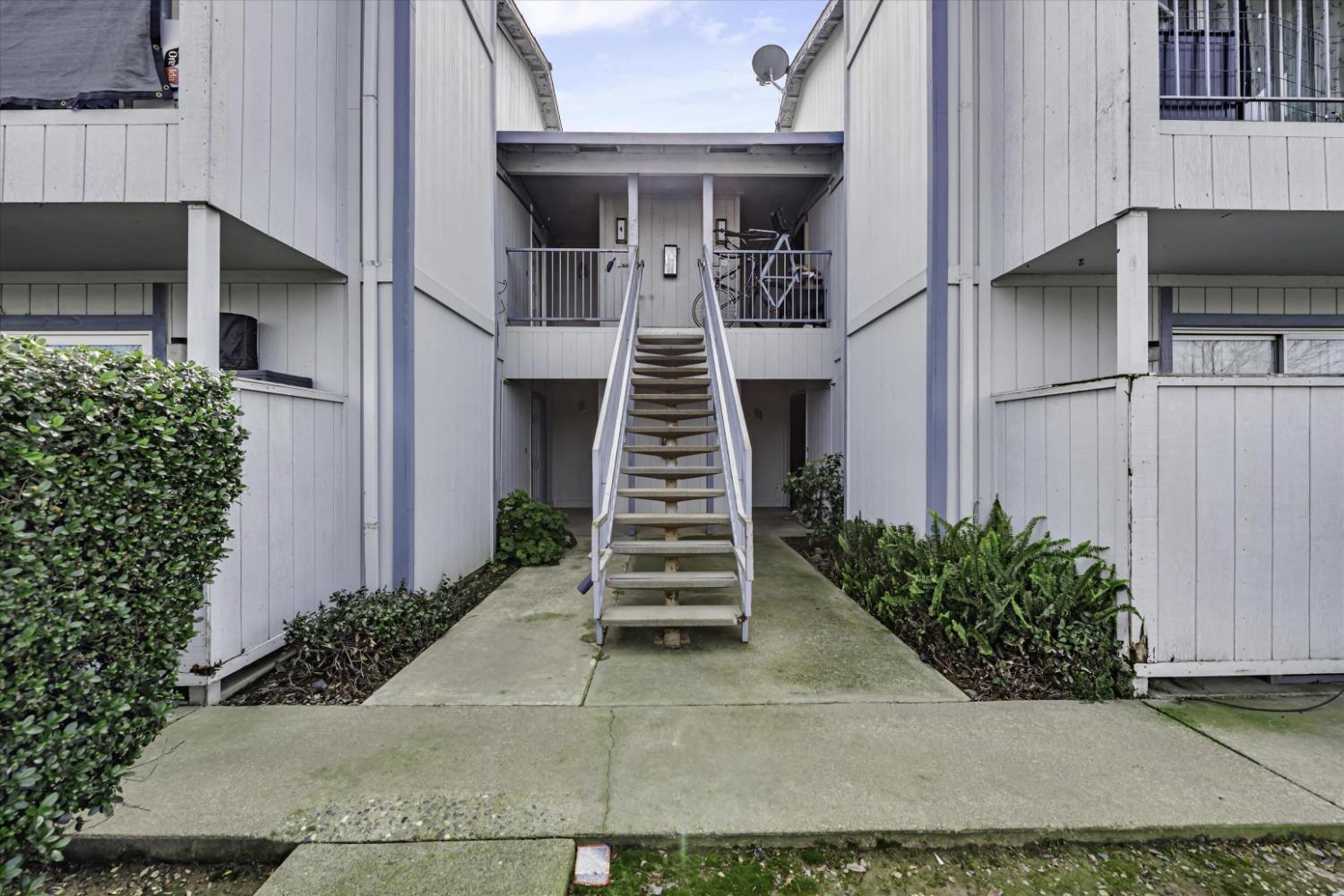 6412 Benning Street 4