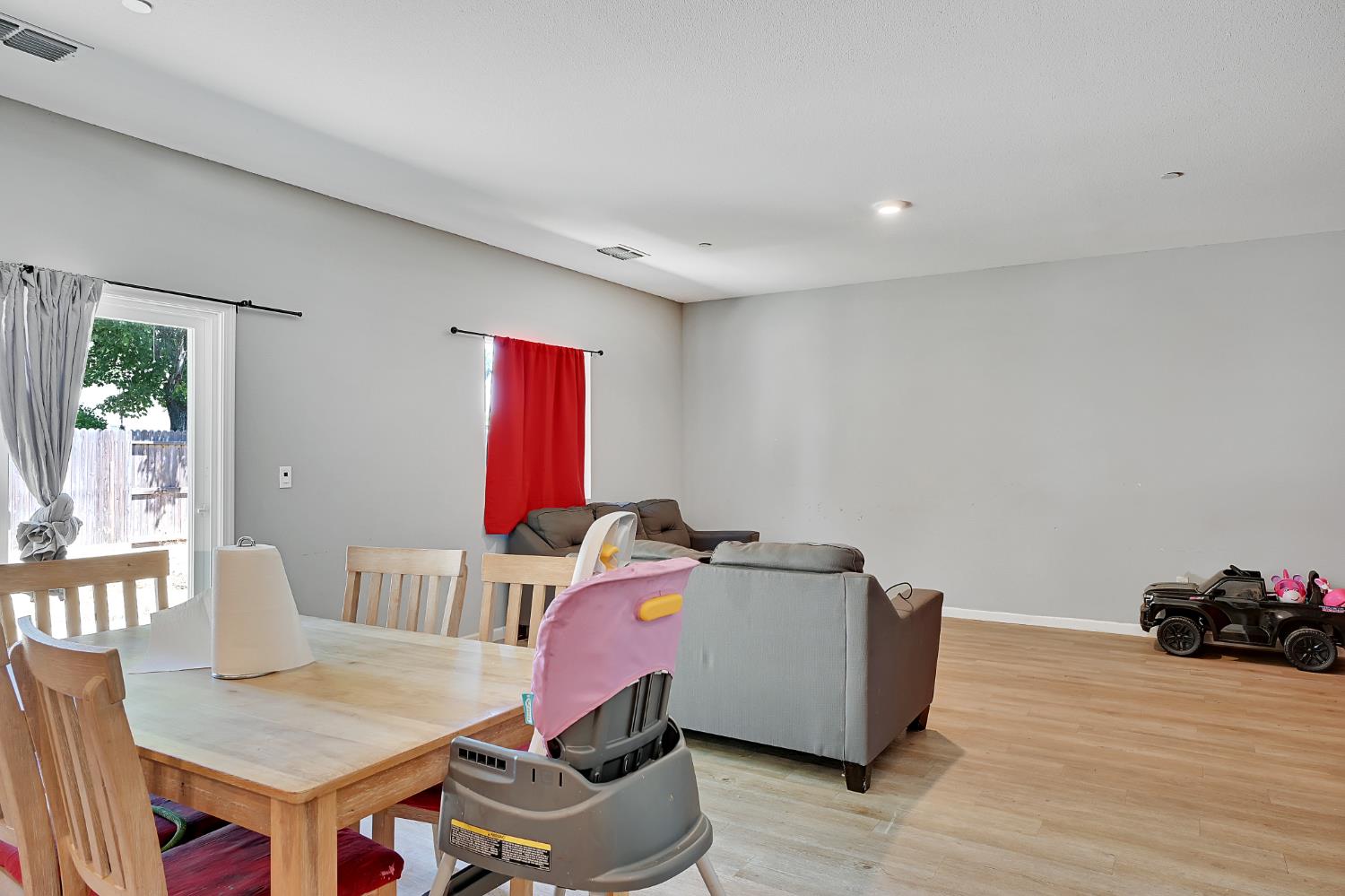10301 Tulip Ave