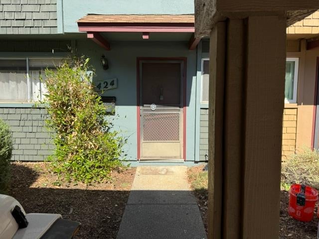 424 Alvarado Avenue