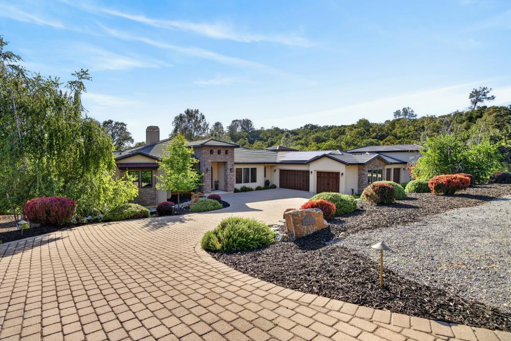 23310 Darkhorse Drive