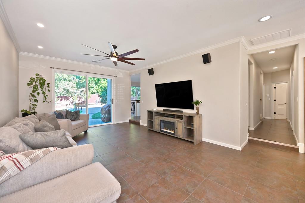 10917 Sunrise Ridge Circle