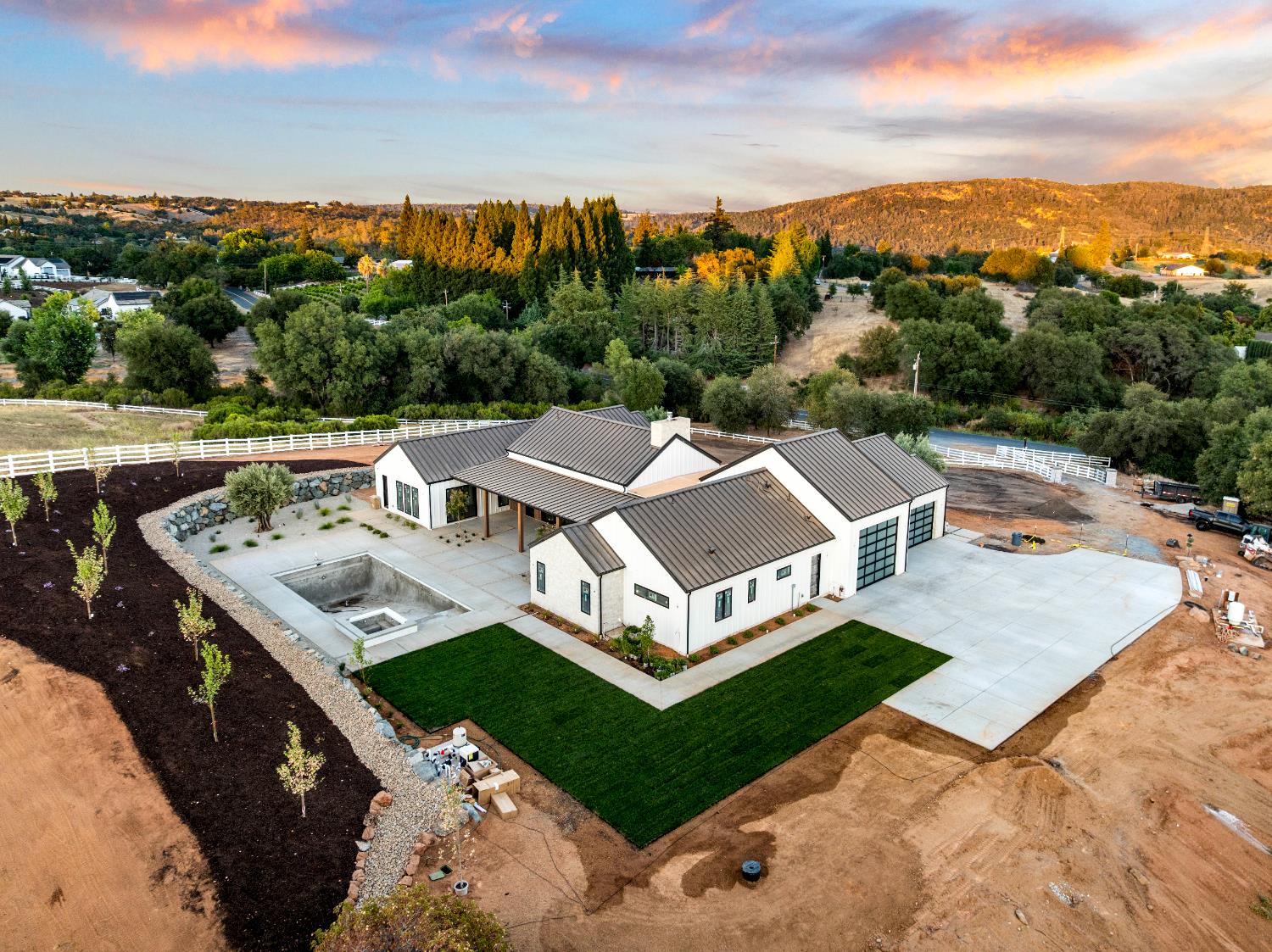 3140 Rattlesnake Road