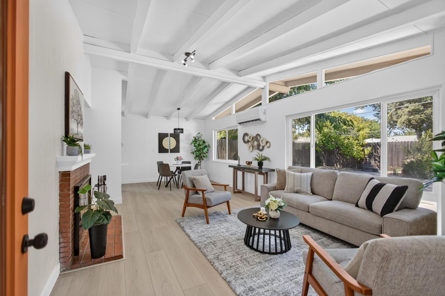 2409 Fernandez Drive