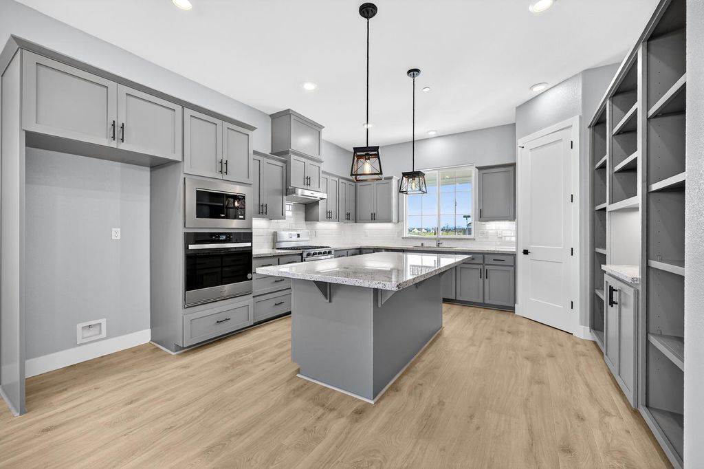 Photo of 900 Acadia Court, Roseville, CA 95747 (MLS # 226032324)