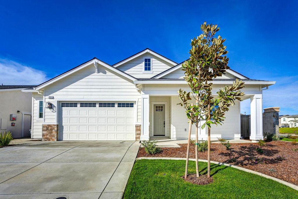 Photo of 900 Acadia Court, Roseville, CA 95747 (MLS # 226032324)