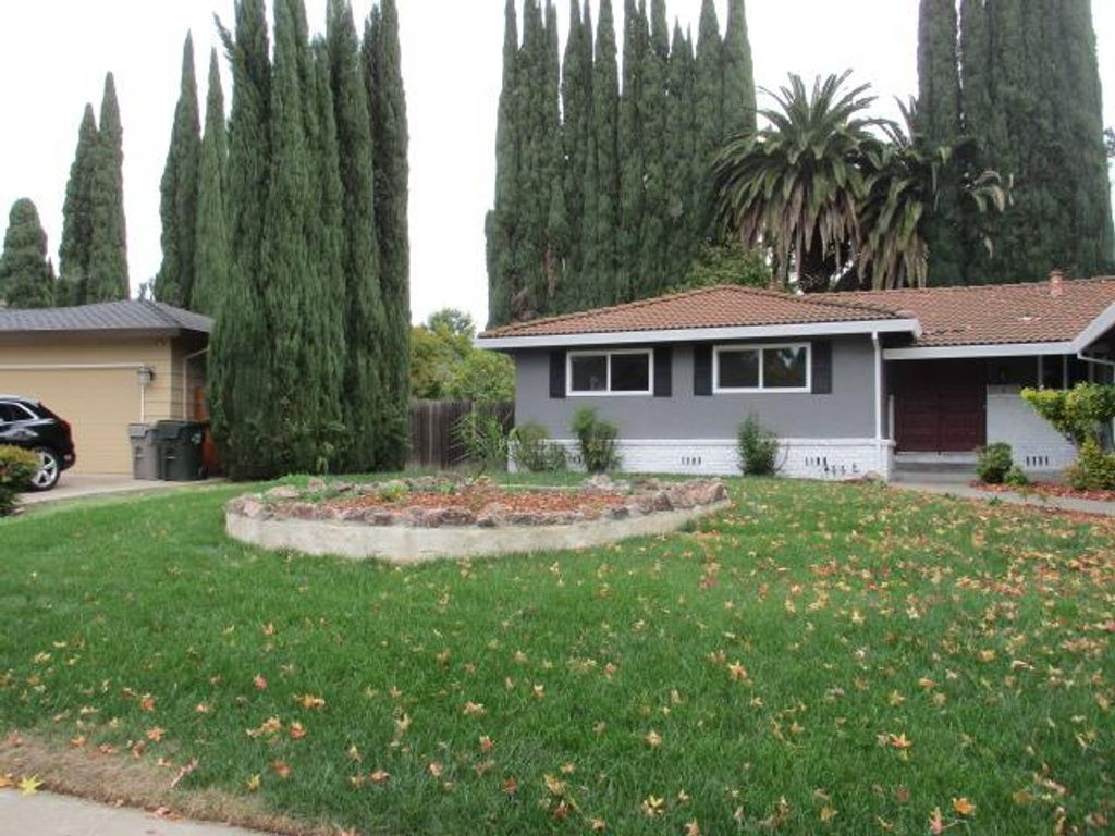 Photo of 6235 Allenport Way, Sacramento, CA 95831 (MLS # 225136732)