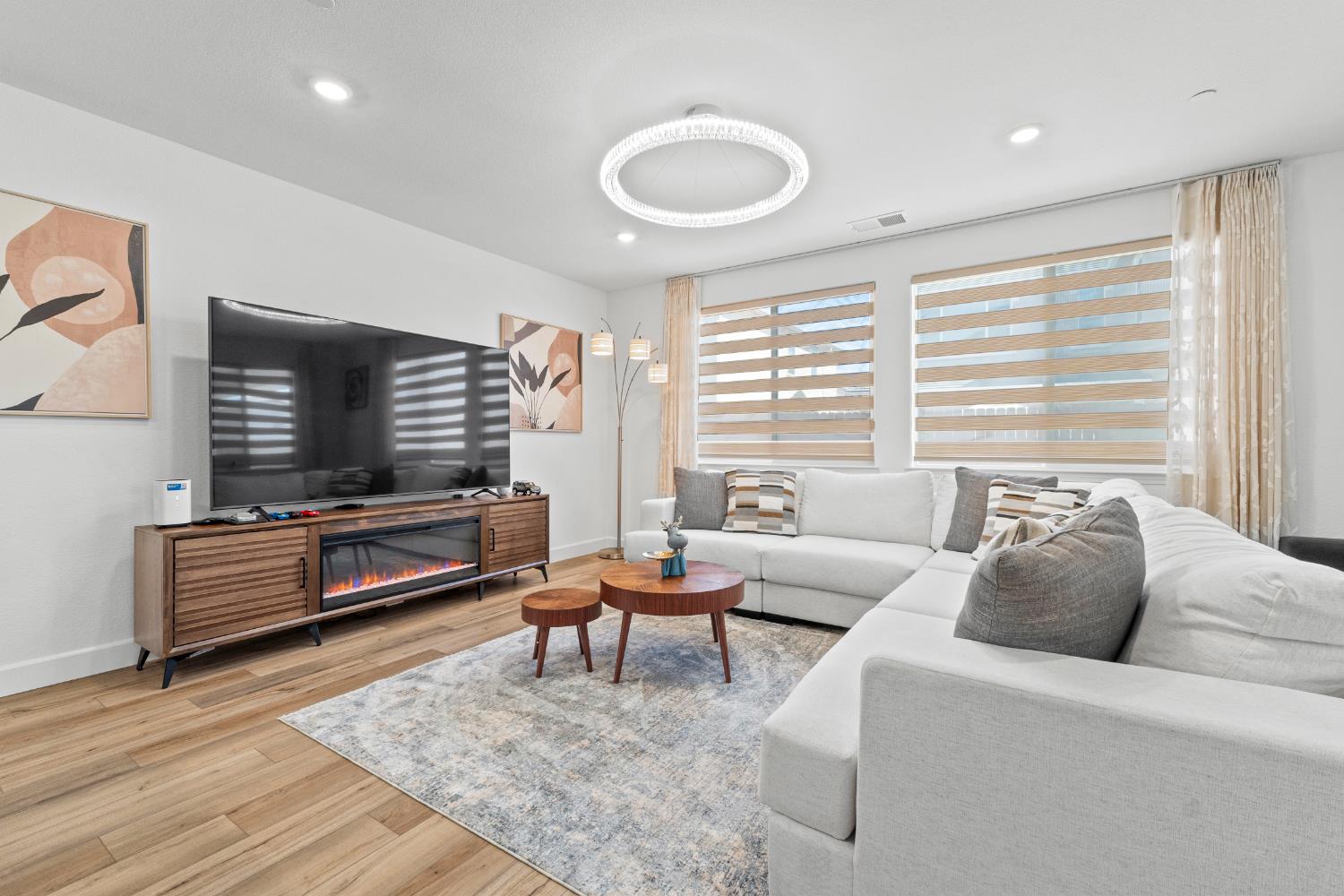 8008 Gorgon Way