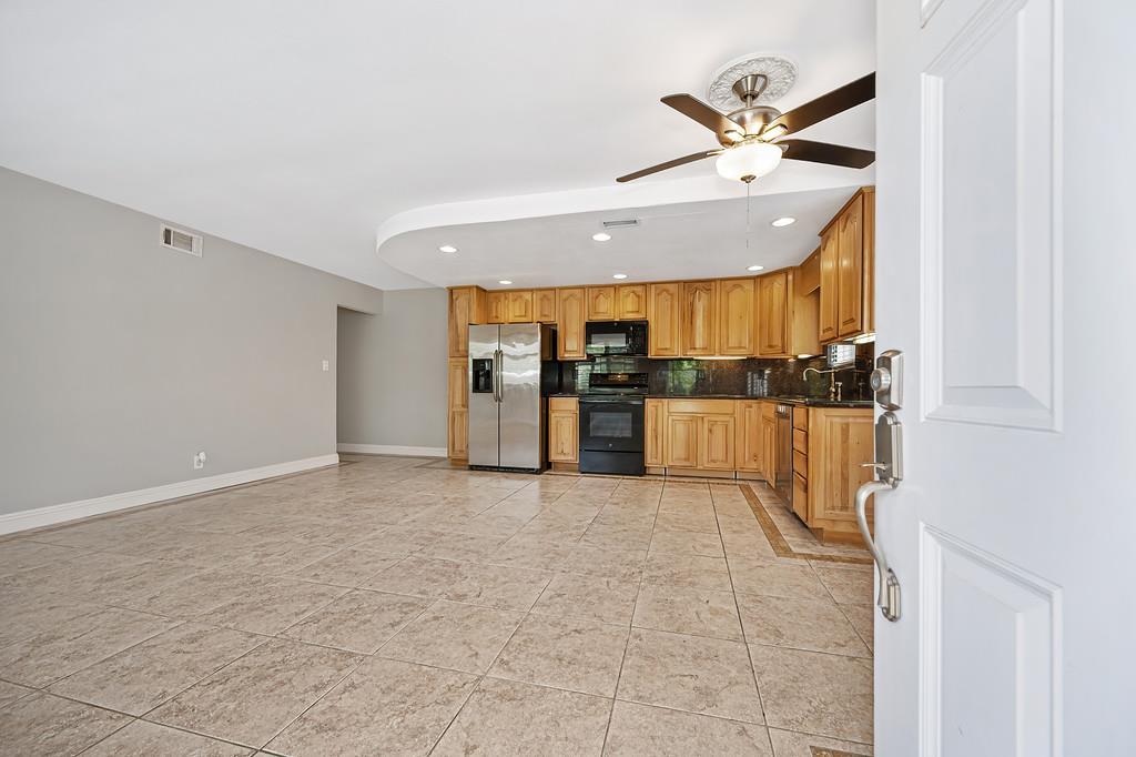 5160 Connecticut Drive 4