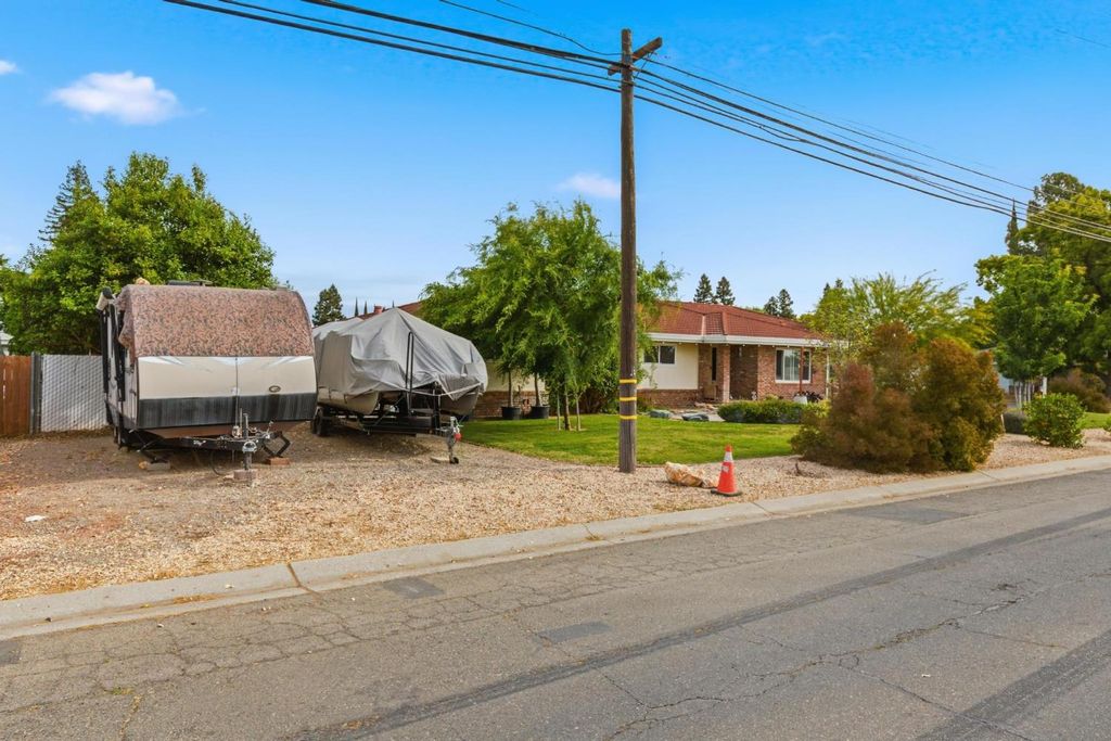 Photo of 2455 Colusa Highway, Yuba City, CA 95993 (MLS # 226044247)