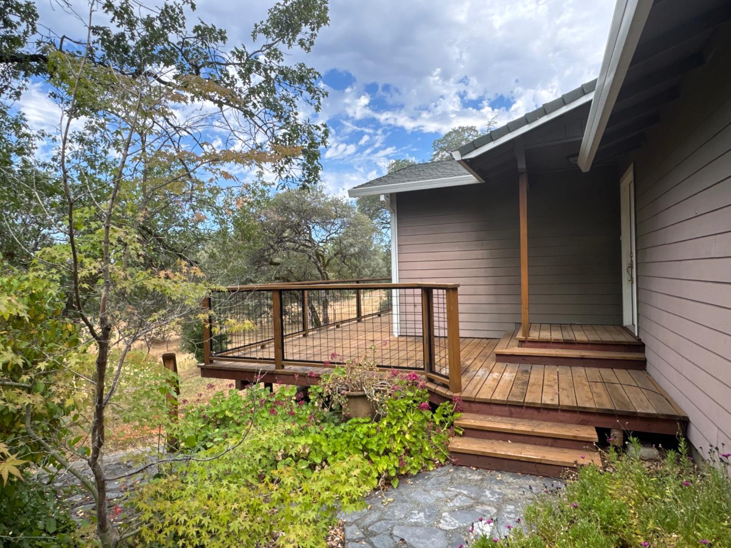 1063 Skyline Drive