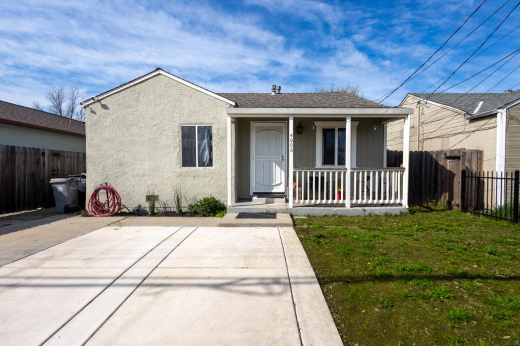 Photo of 4006 35th Street, Sacramento, CA 95820 (MLS # 226024575)