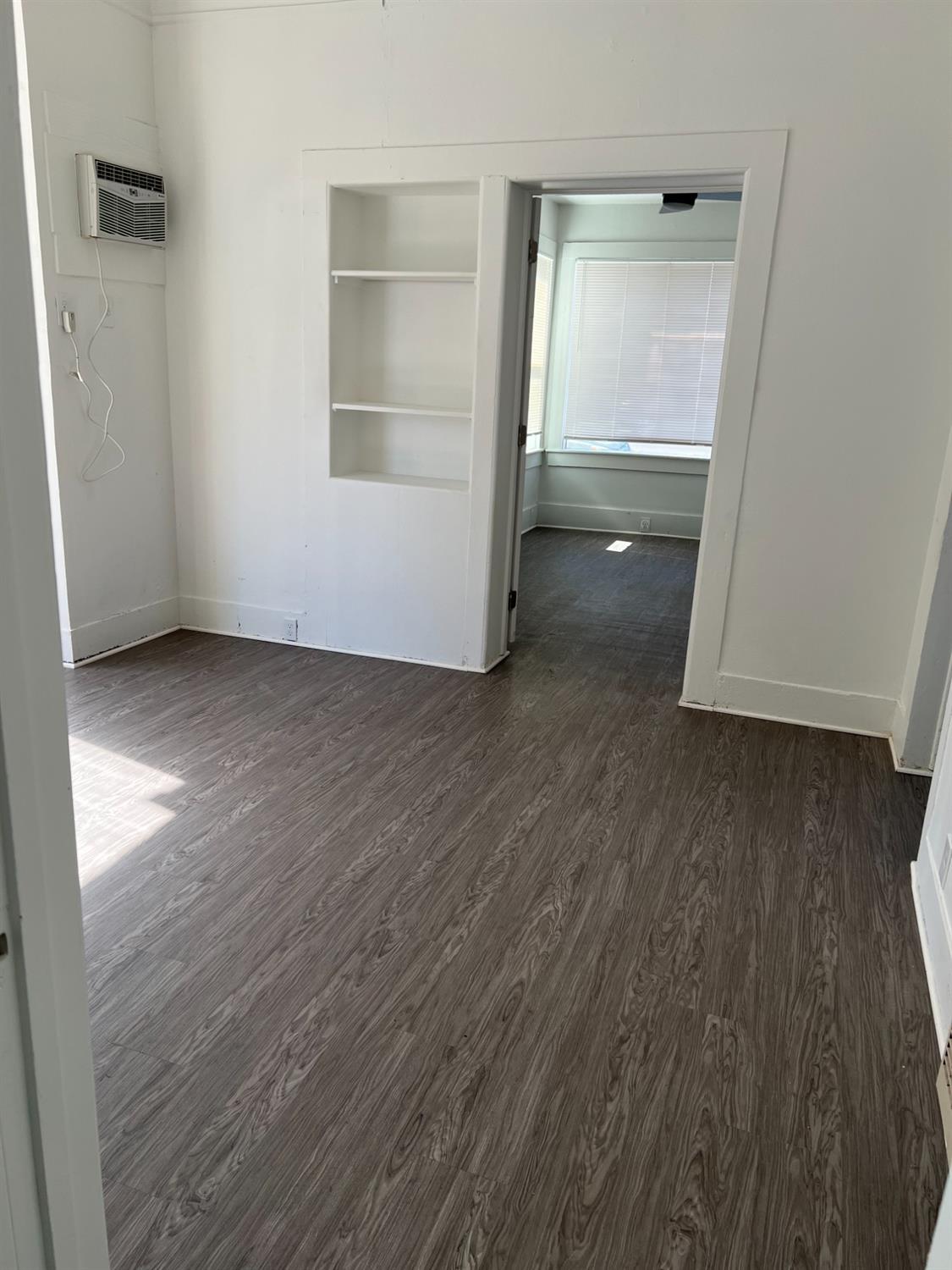 184 ELM 1