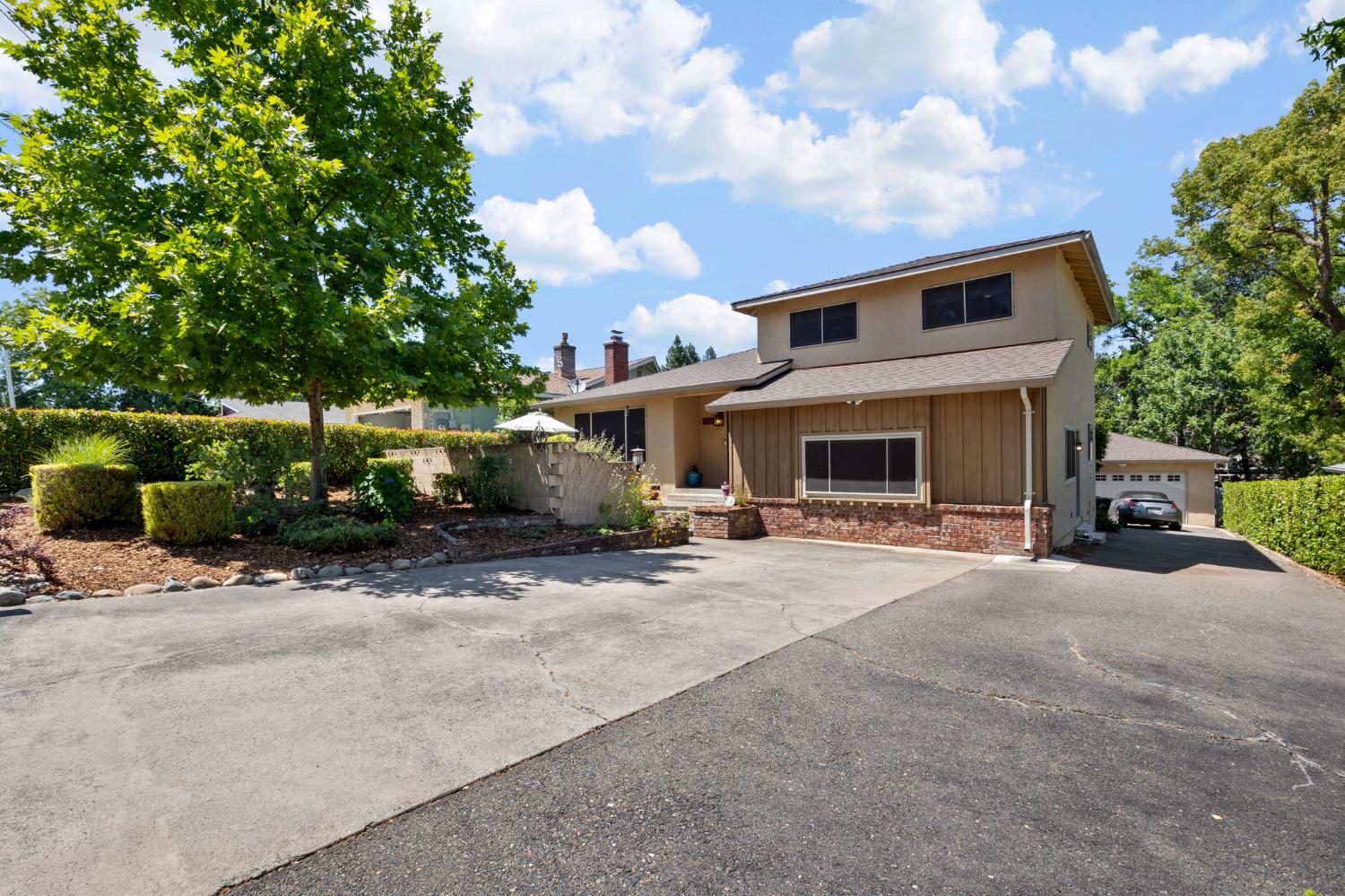 7137 La Val Court