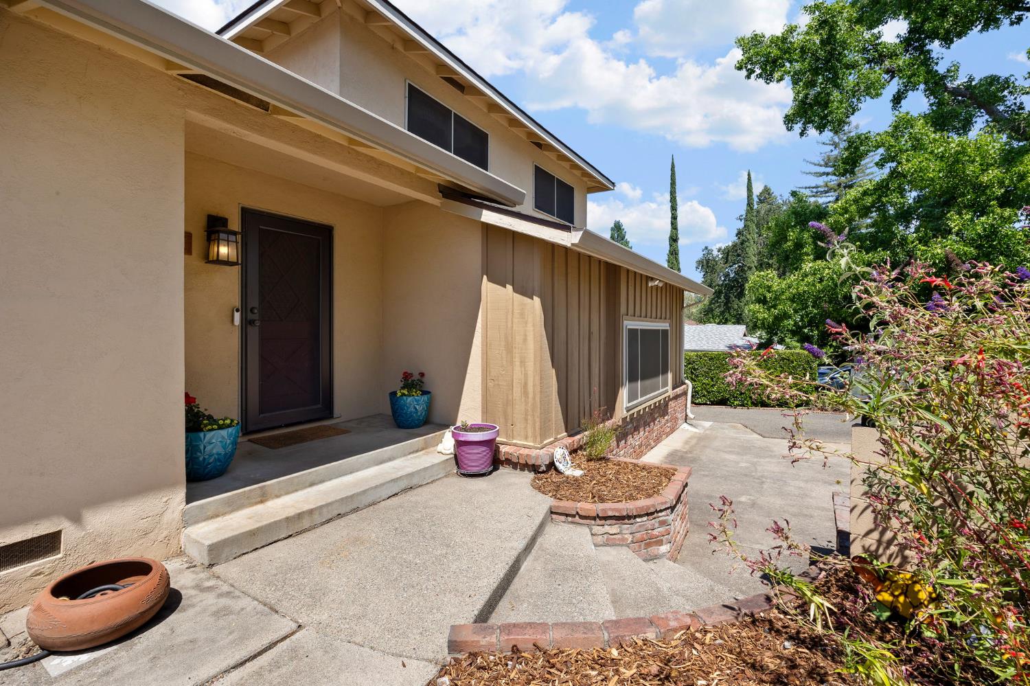 7137 La Val Court