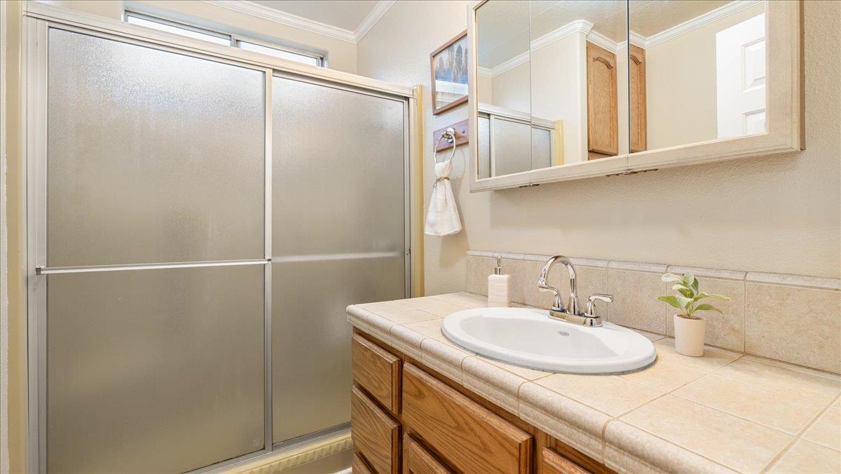 Applegate, California 95703, United States, 2 Bedrooms Bedrooms, ,2 BathroomsBathrooms,Residential,Active,253370