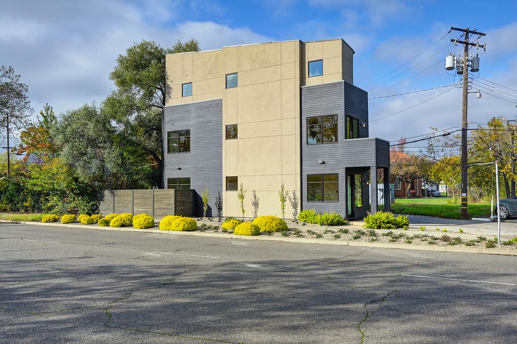 2730 Victorian Alley