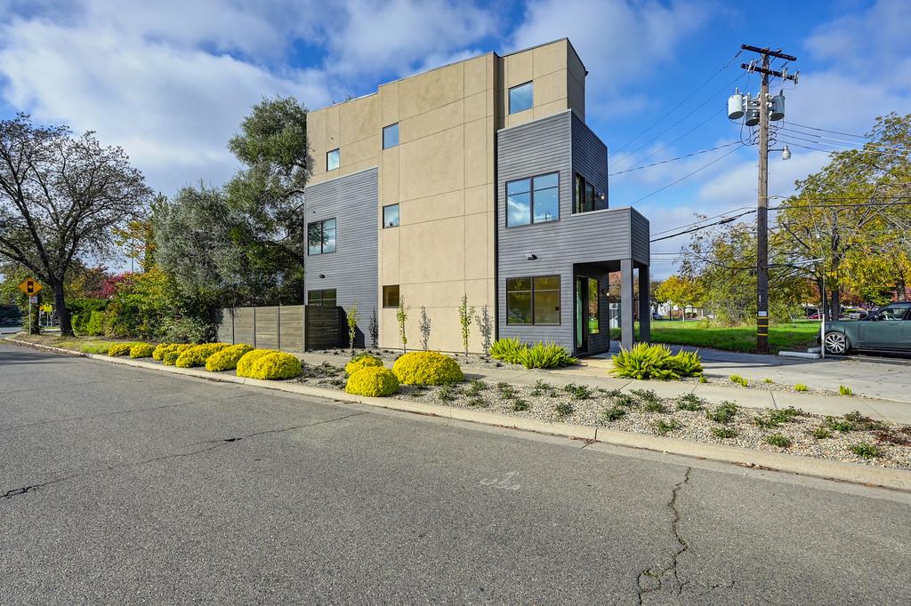 2730 Victorian Alley