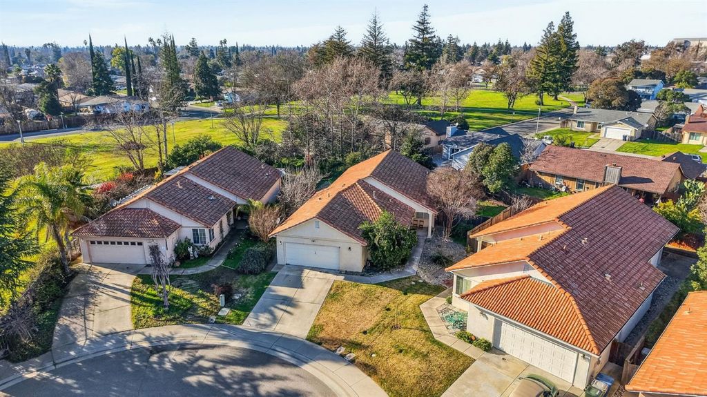 Photo of 110 Aruba Circle, Sacramento, CA 95823 (MLS # 226032636)