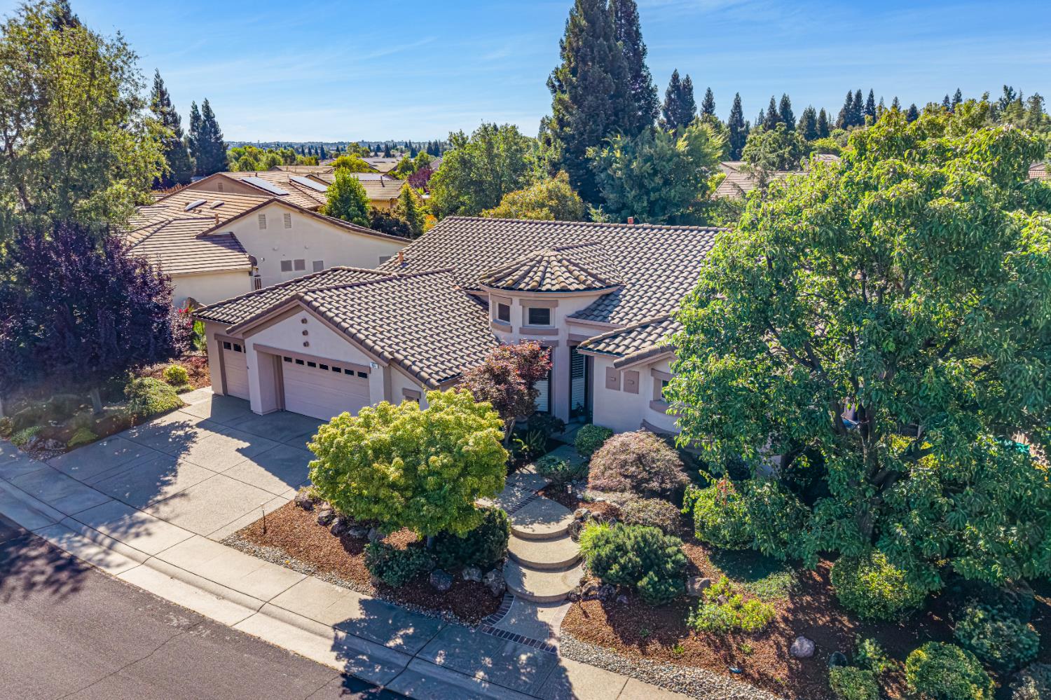 955 Yosemite Lane