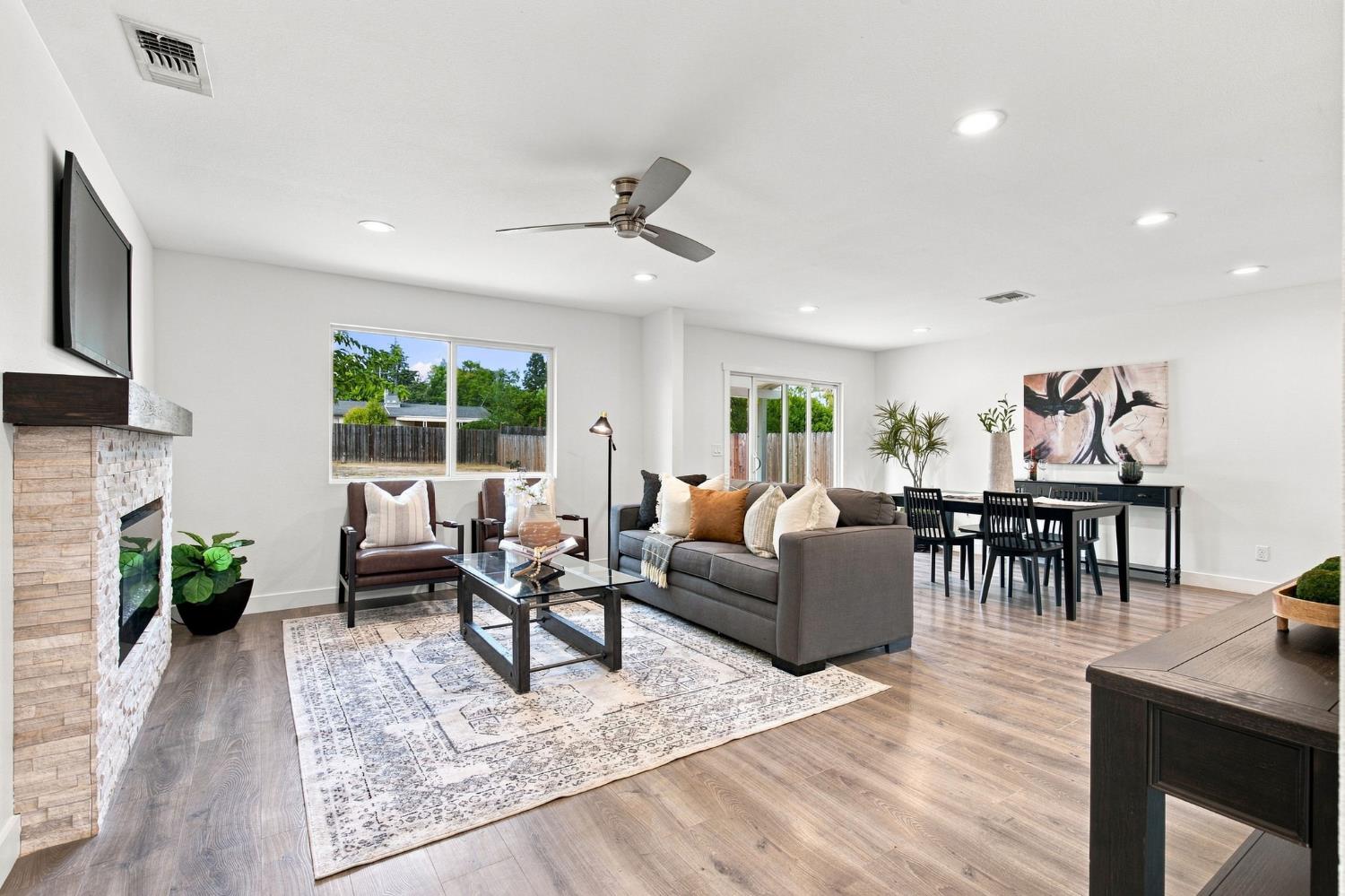 8563 Biruta Avenue