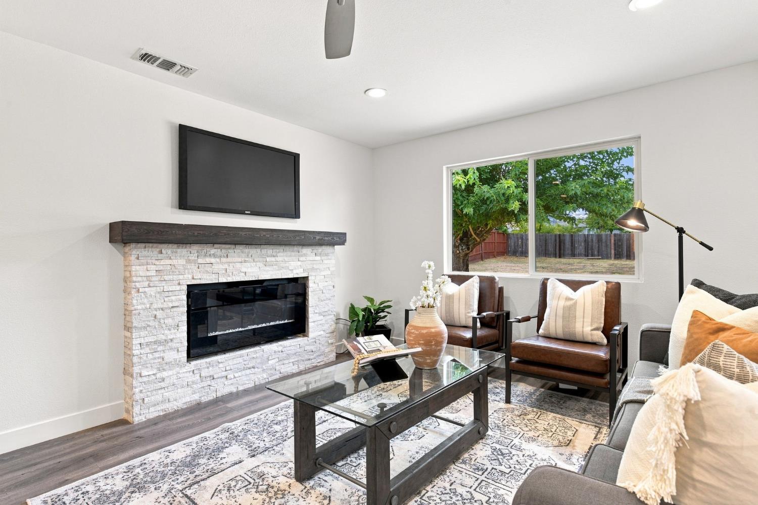 8563 Biruta Avenue