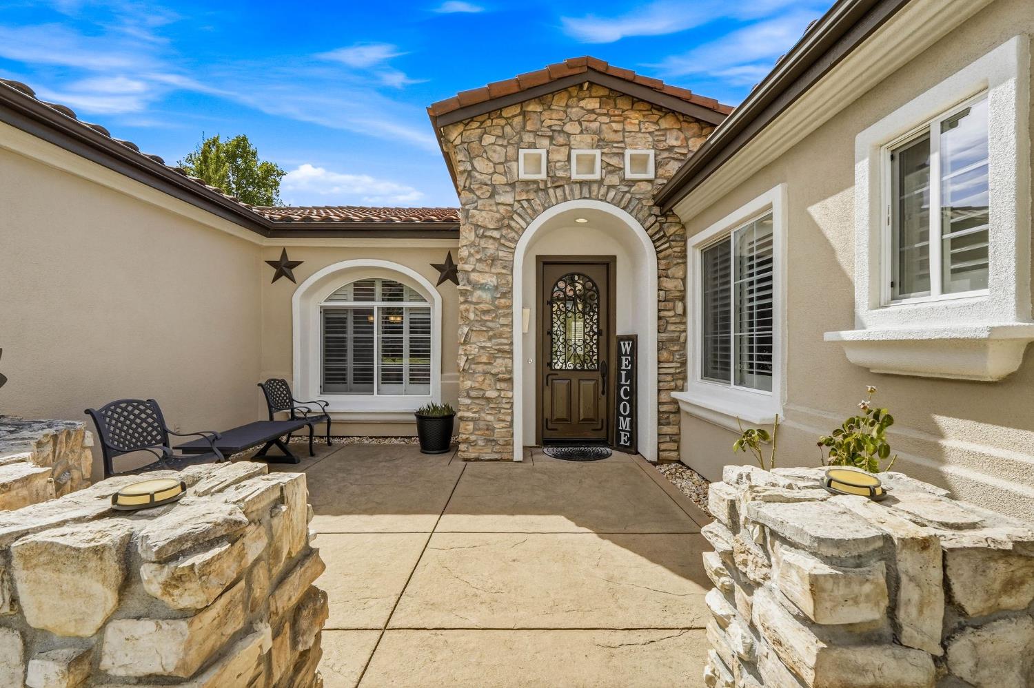 965 Woodridge Court