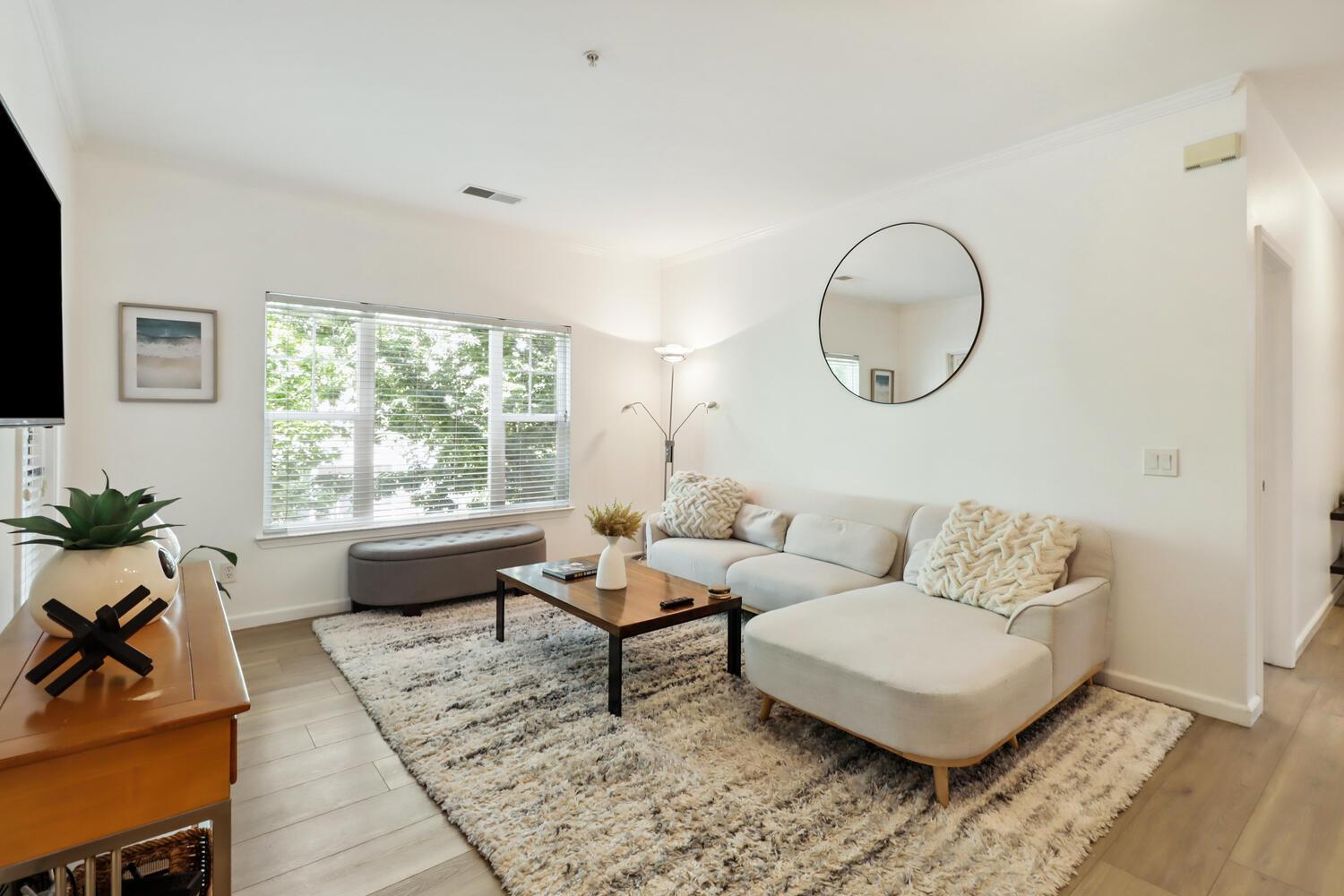 1818 Moore Boulevard 201