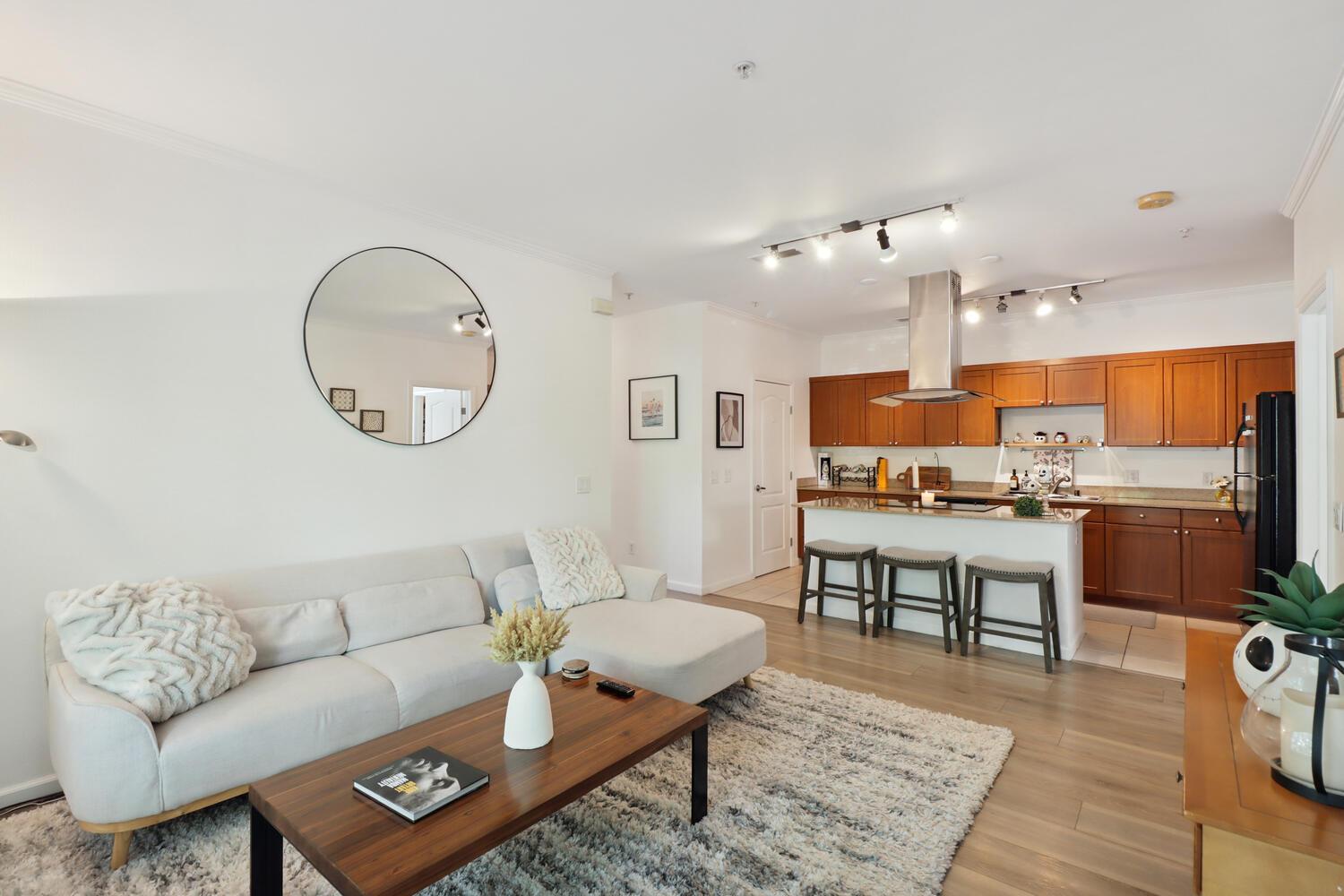 1818 Moore Boulevard 201