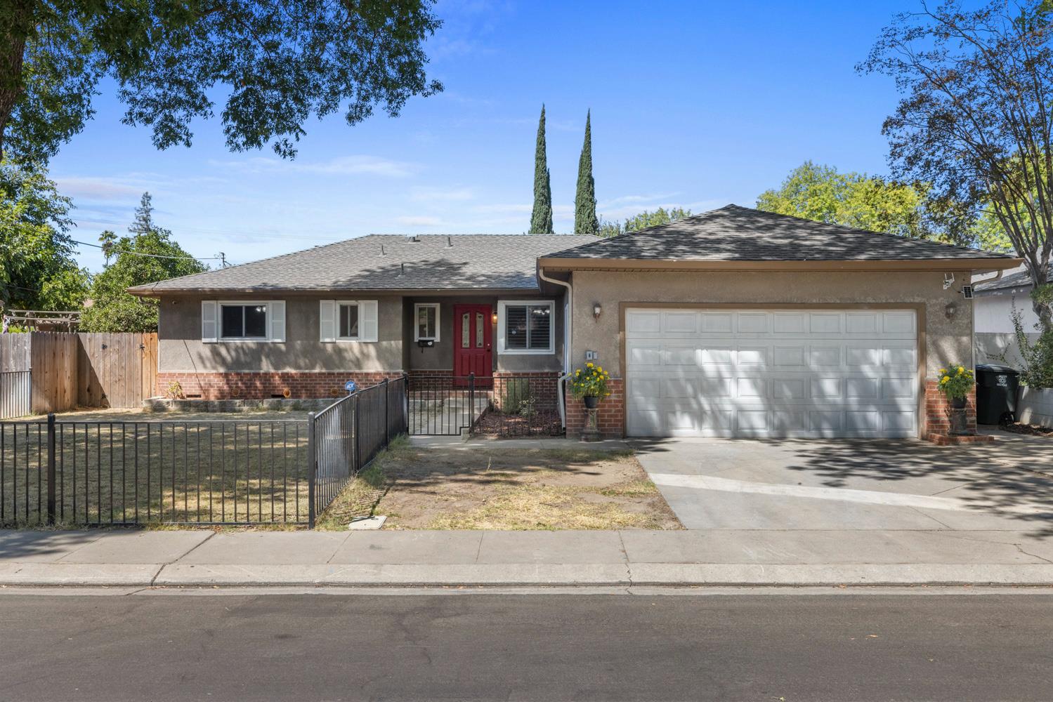 2905 Debbie Lane