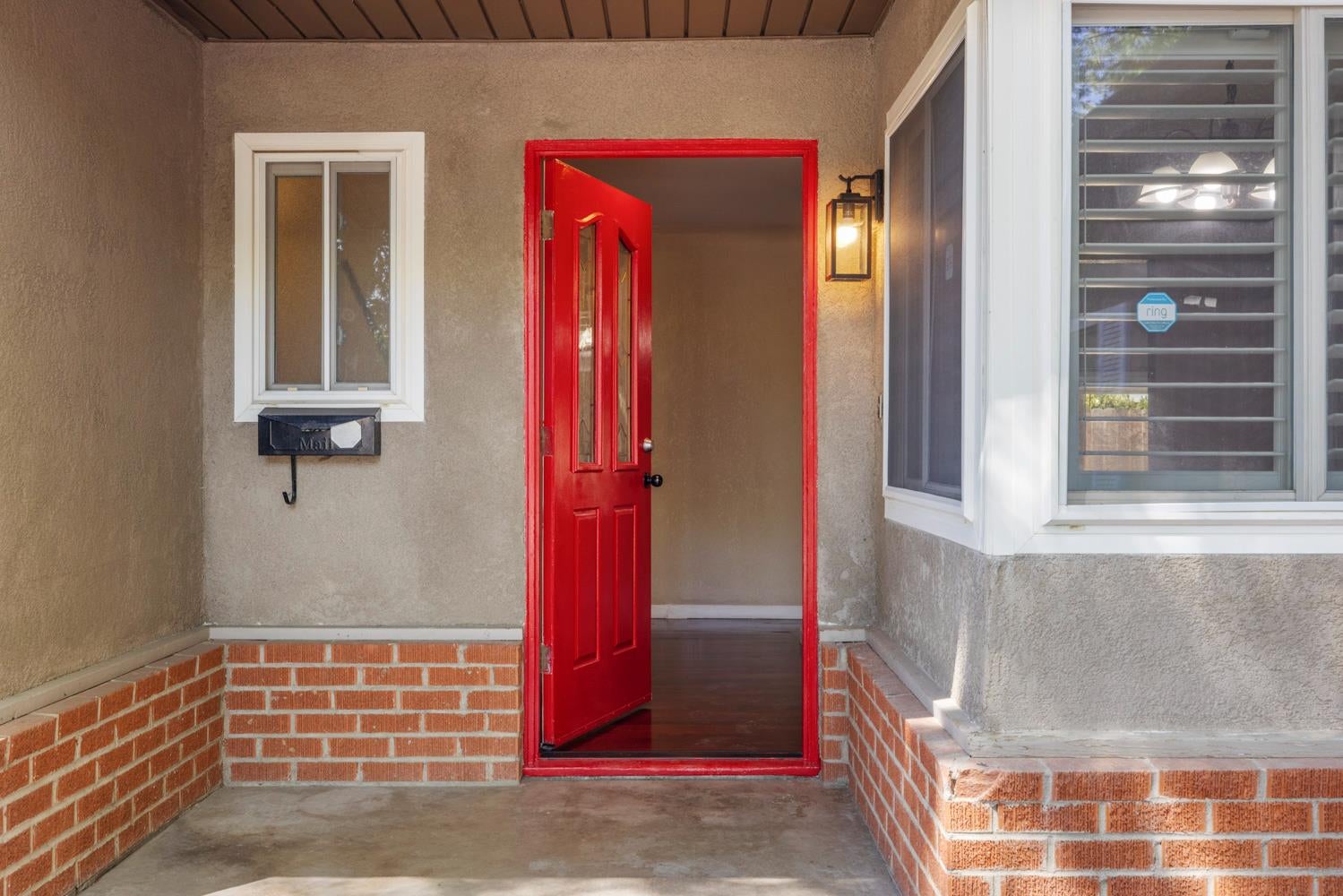2905 Debbie Lane