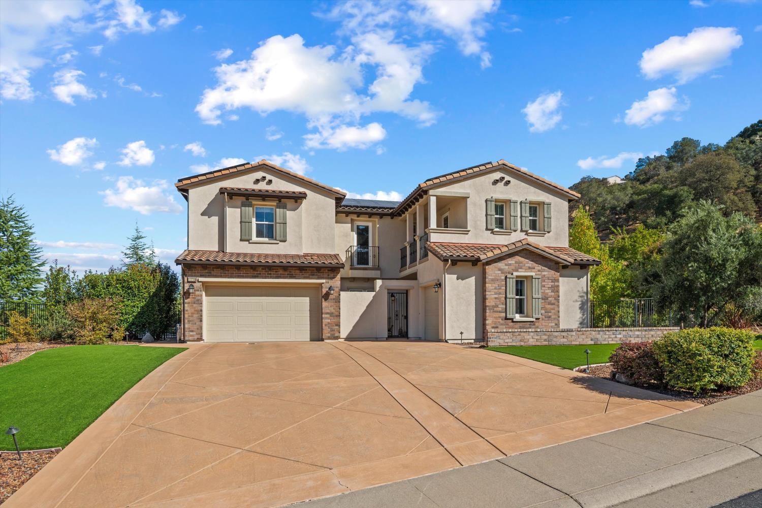 1570 Elmores Way