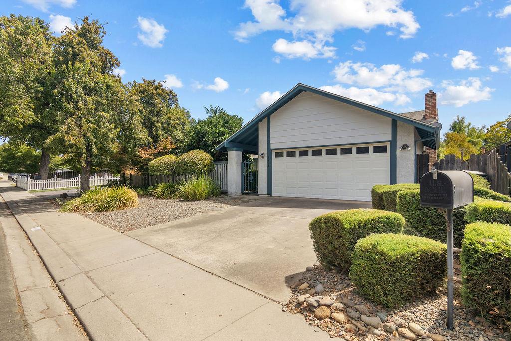 3408 Saginaw Court