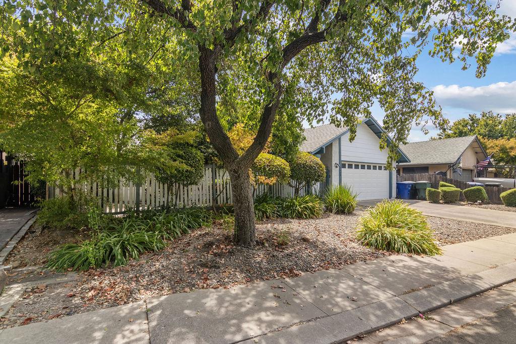 3408 Saginaw Court