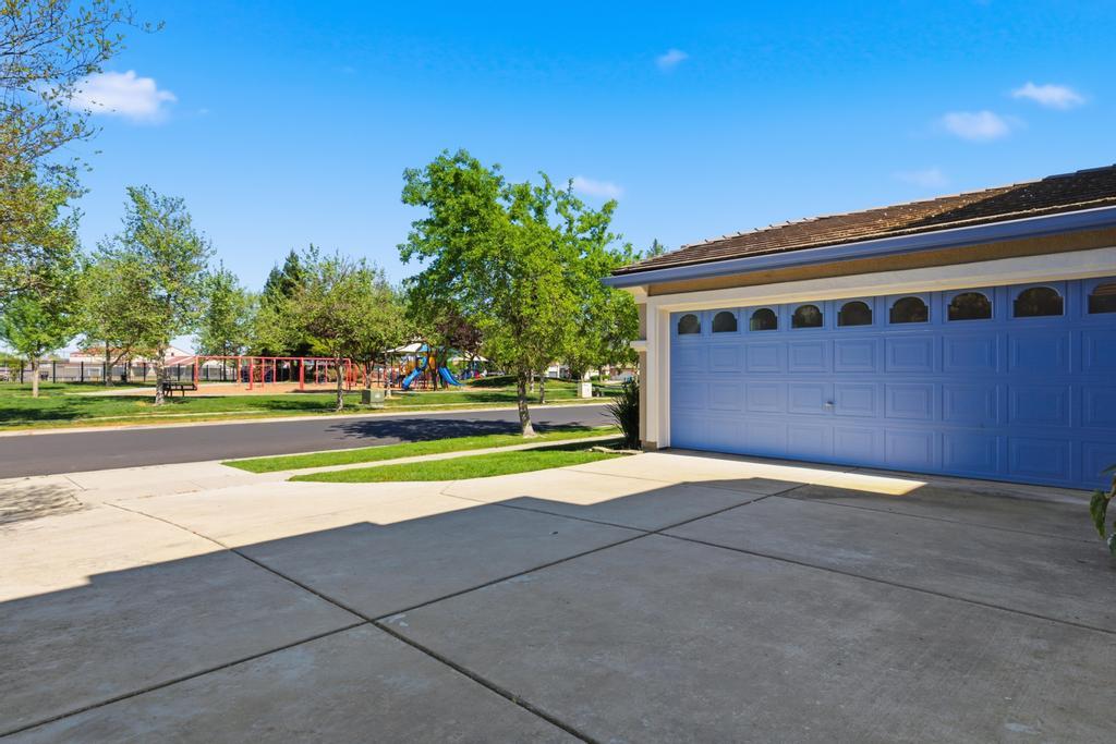 1300 Kensington Drive