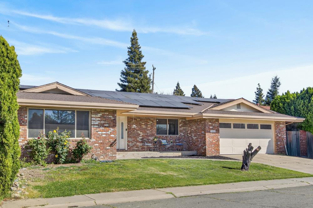 1521 Peach Tree Lane