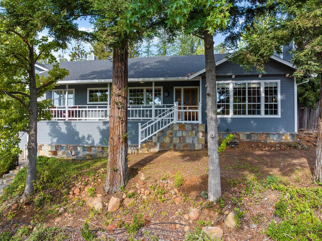 3412 Santos Circle