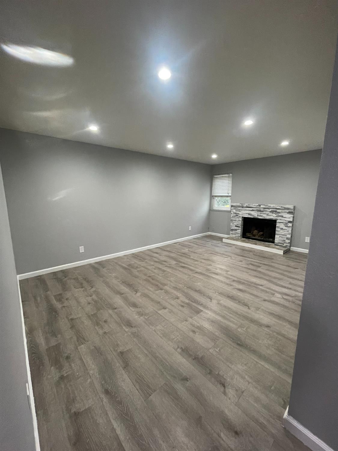 8224 Center Parkway 30