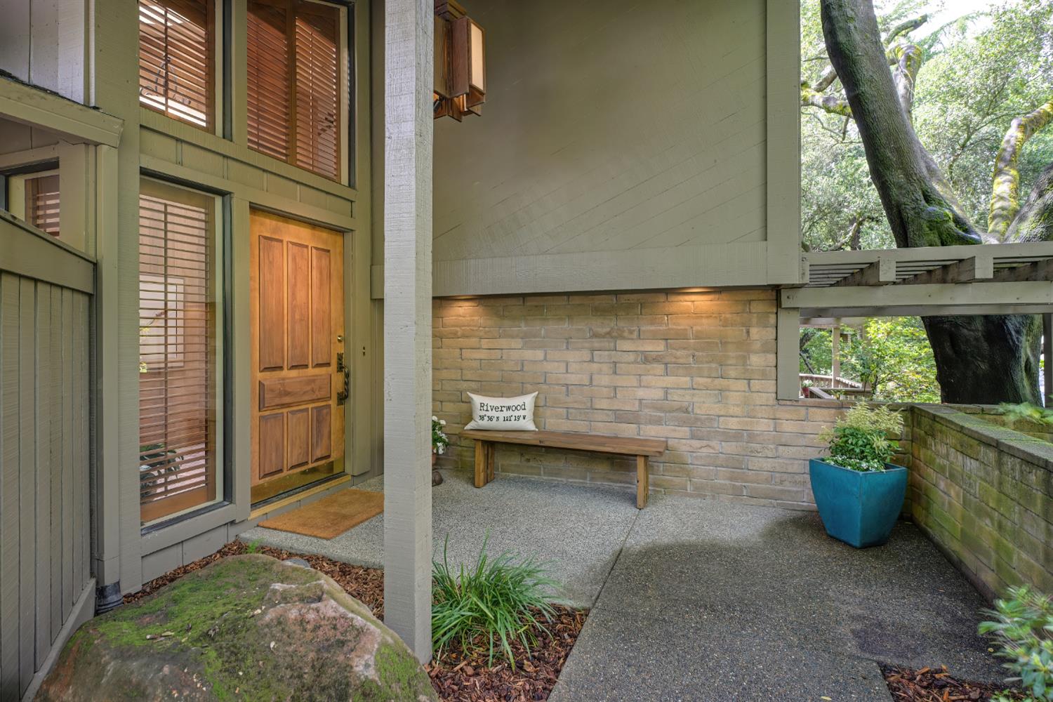 18 Covered Bridge Road