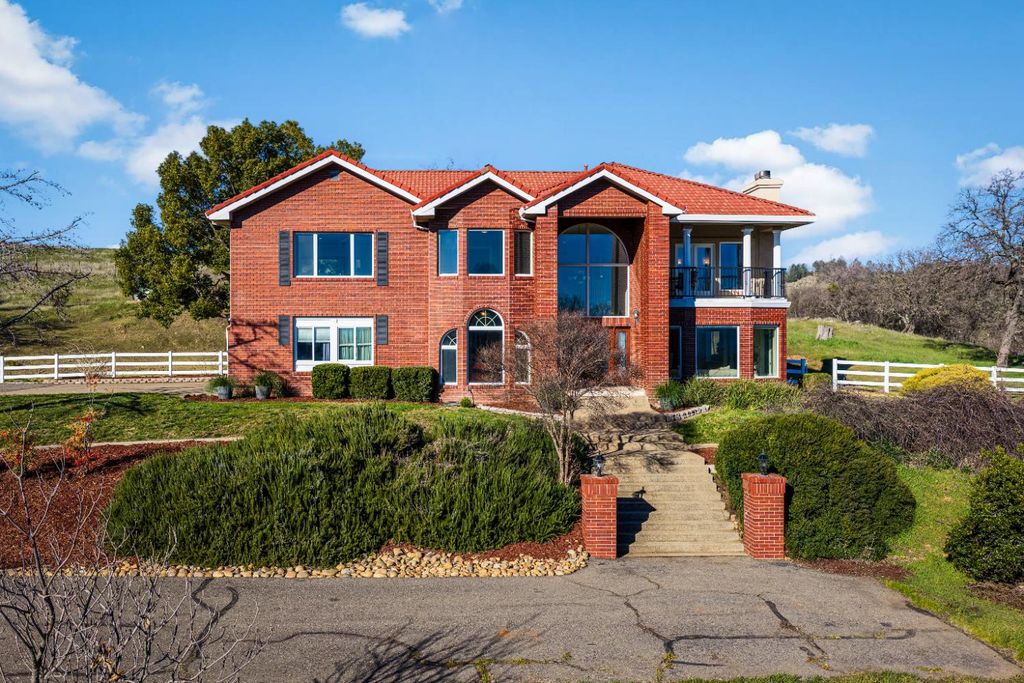 Photo of 8088 La Trelle Court, Pilot Hill, CA 95664 (MLS # 225152162)