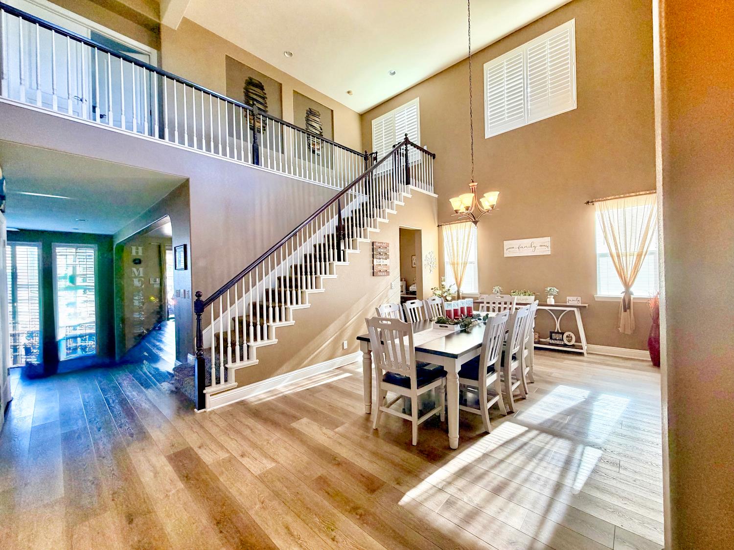 1466 English Way