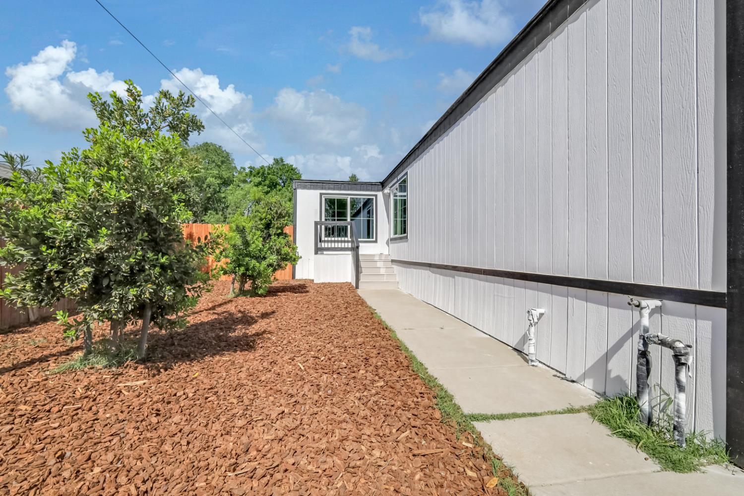 5603 S Gledhill Avenue E