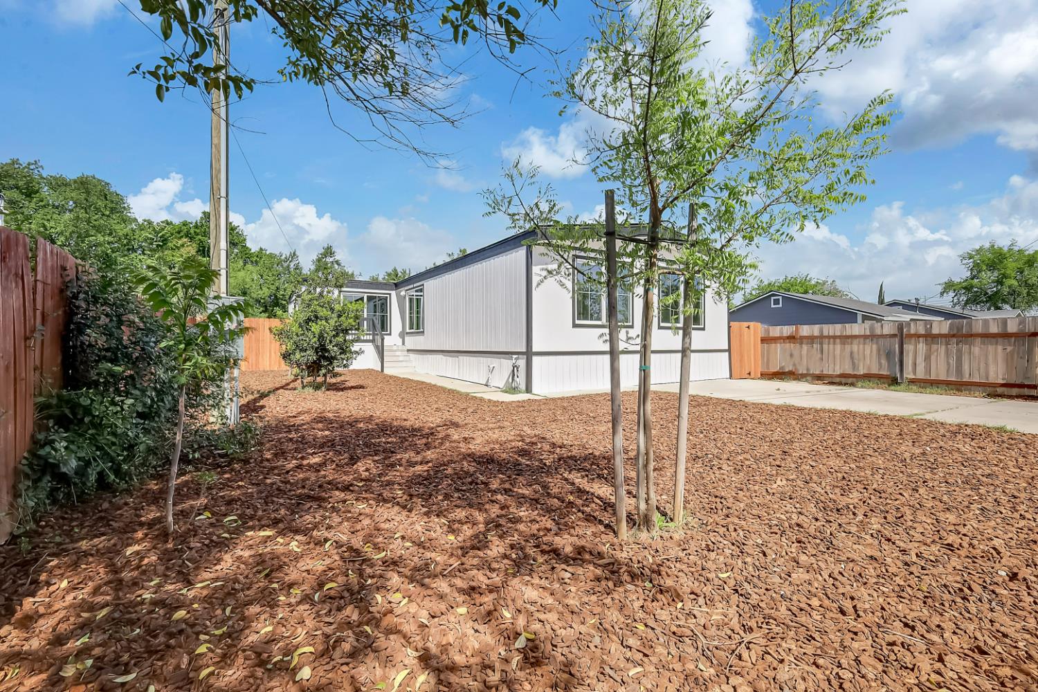 5603 S Gledhill Avenue E