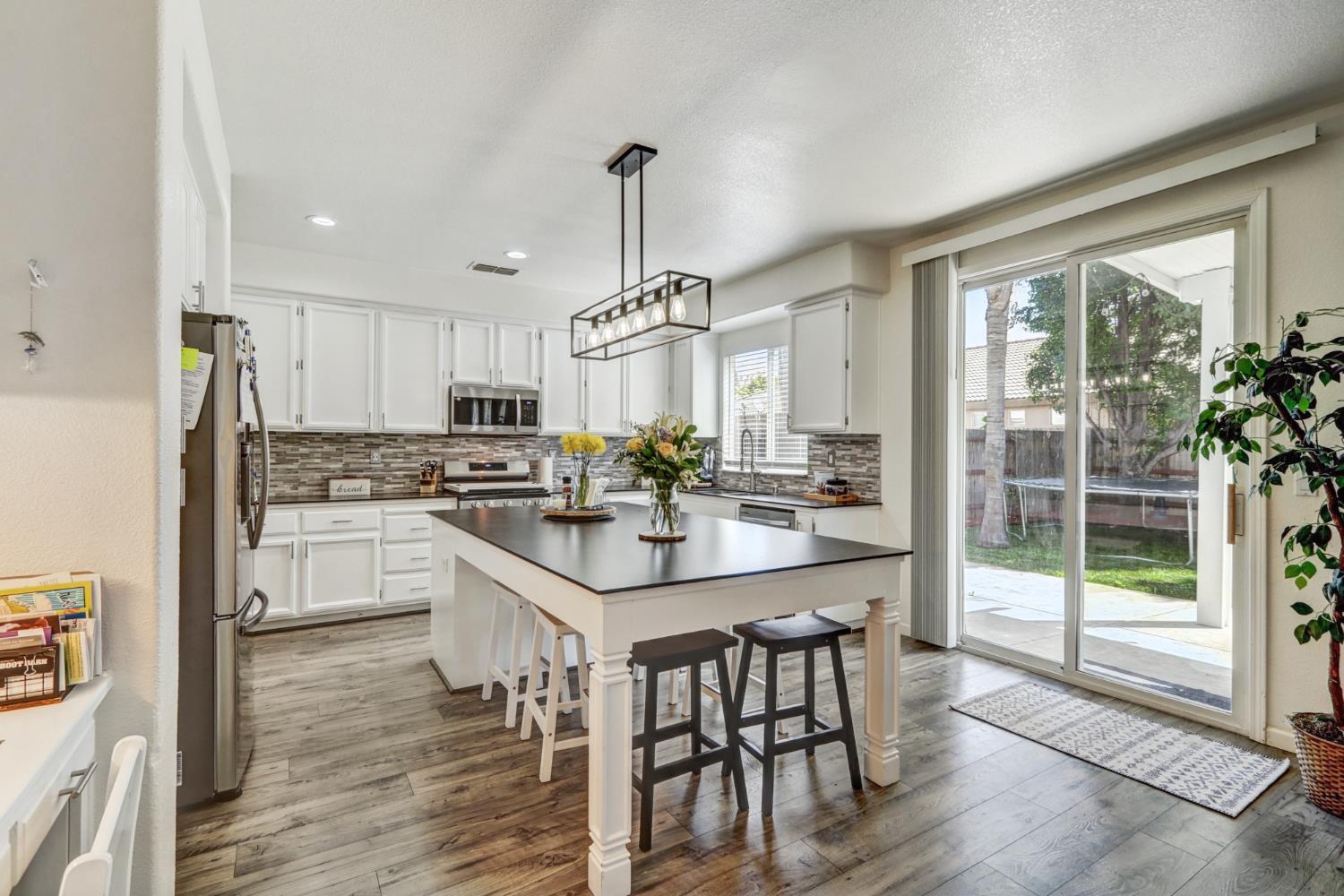 2207 Catherwood Way