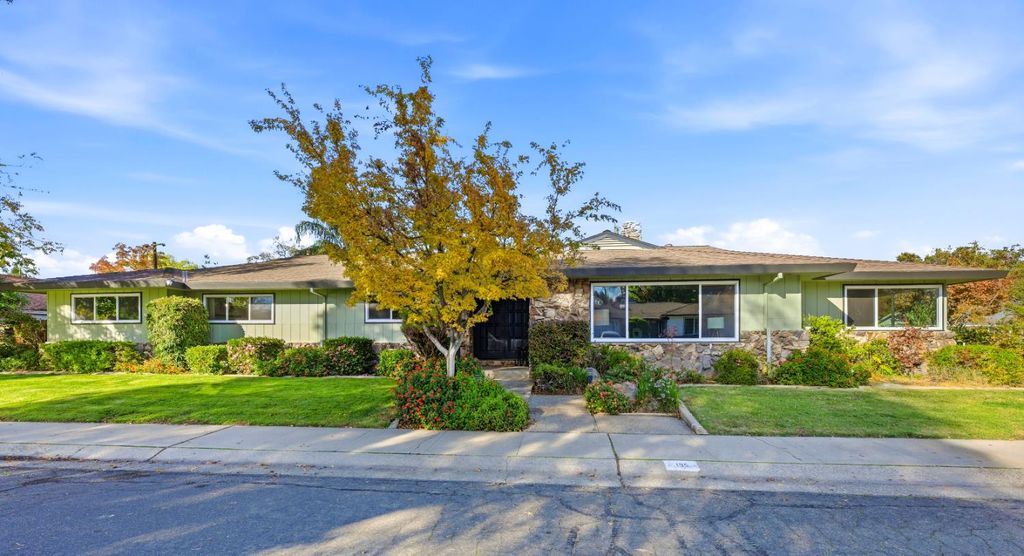 Photo of 195 Baxter Avenue, Sacramento, CA 95815 (MLS # 225145505)