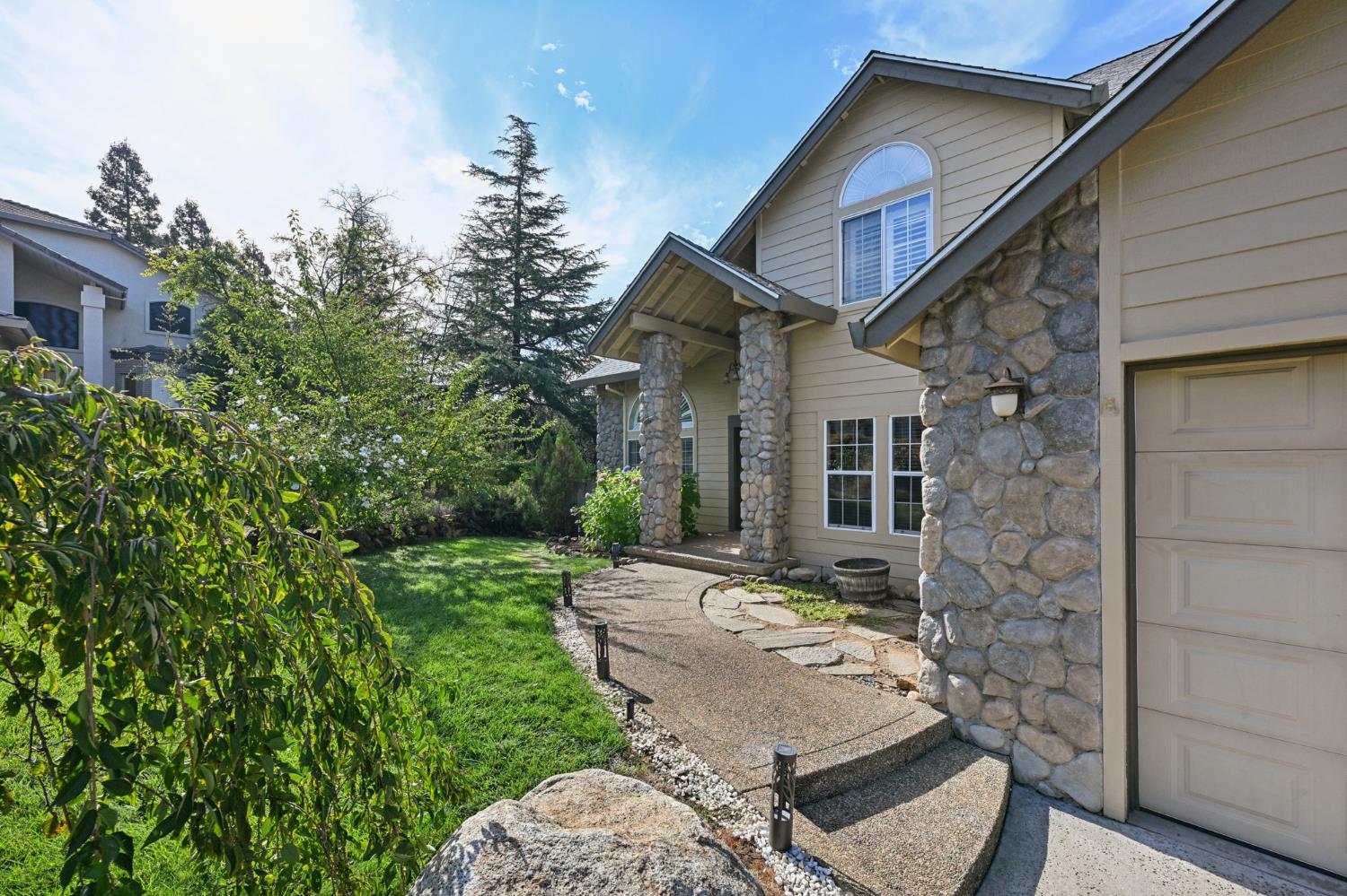 704 Quail Hill Court