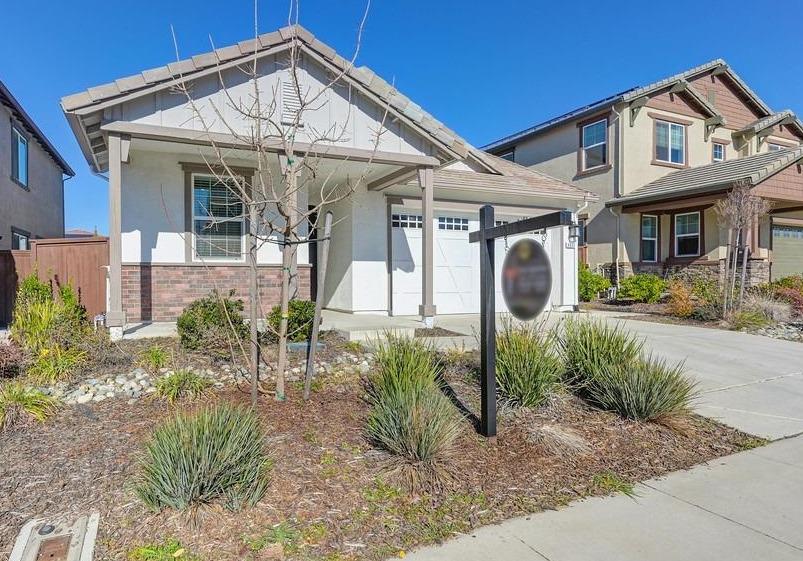 4833 Conelly Circle
