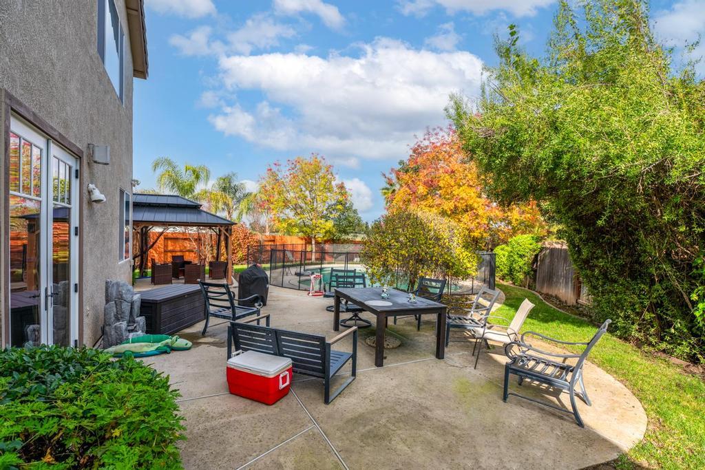 8432 Arrowroot Circle