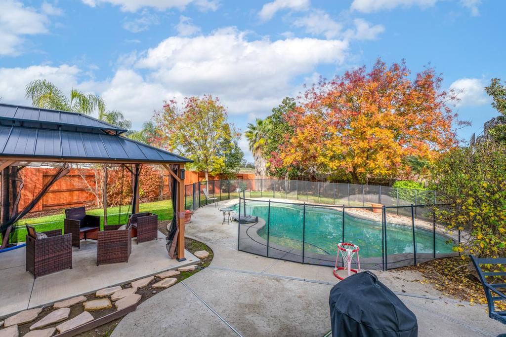 8432 Arrowroot Circle