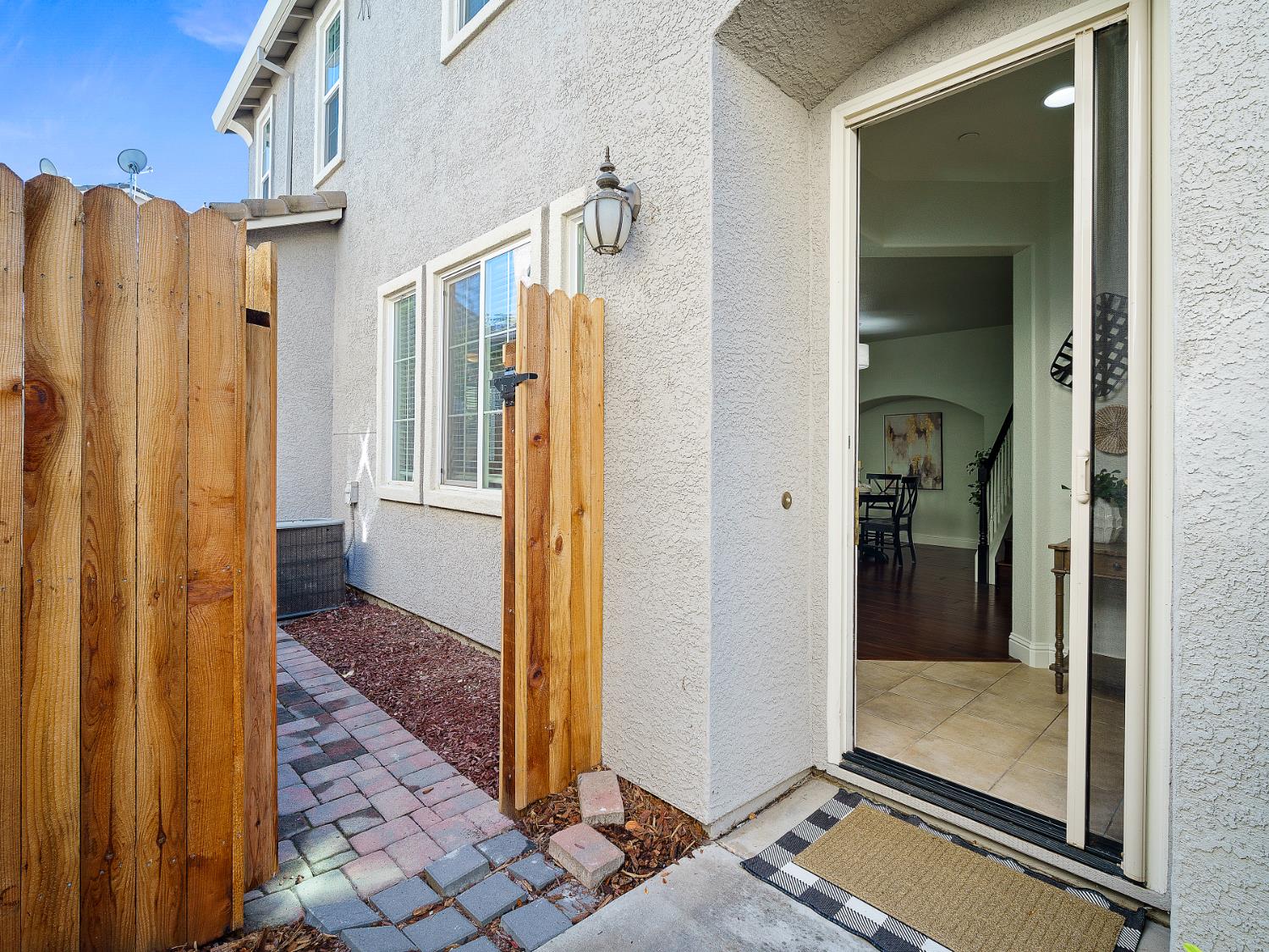 1703 Ferry Circle
